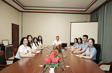 What Special Requirements Do Titanium Alloys and Composite Materials Have for the Design of Bending Machine Molds?