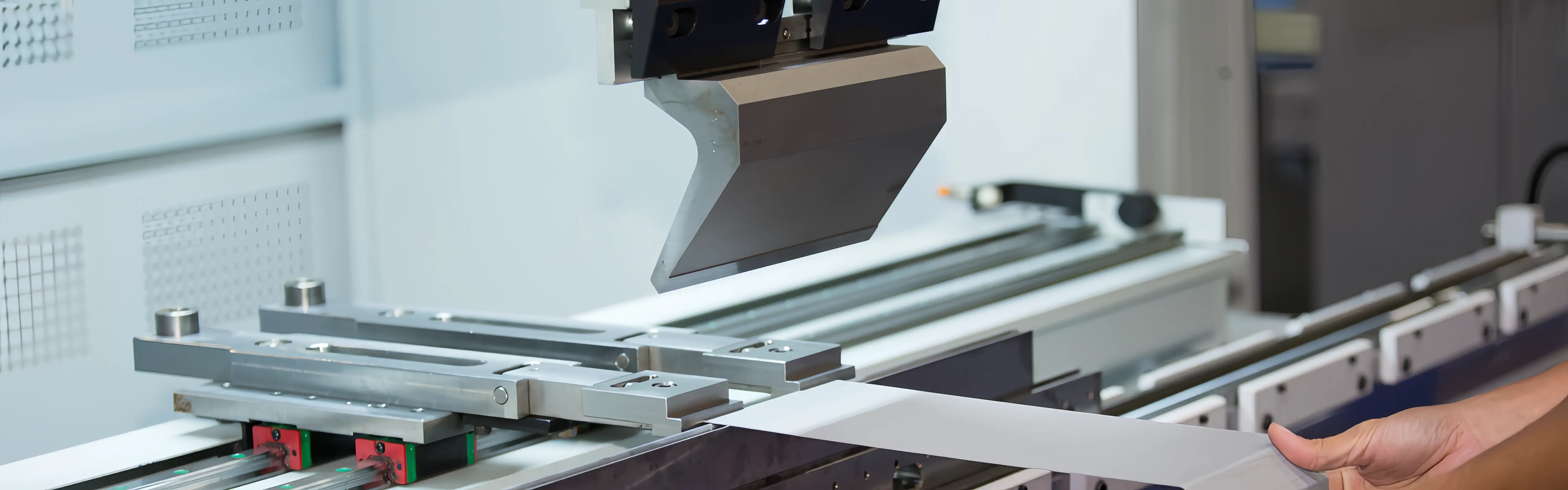 Top Automotive Workshop Equipment Suppliers for Efficient Production